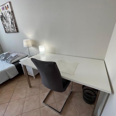 Location Chambre privée en colocation dans un appartement vaulx en velin centre Exterior foto