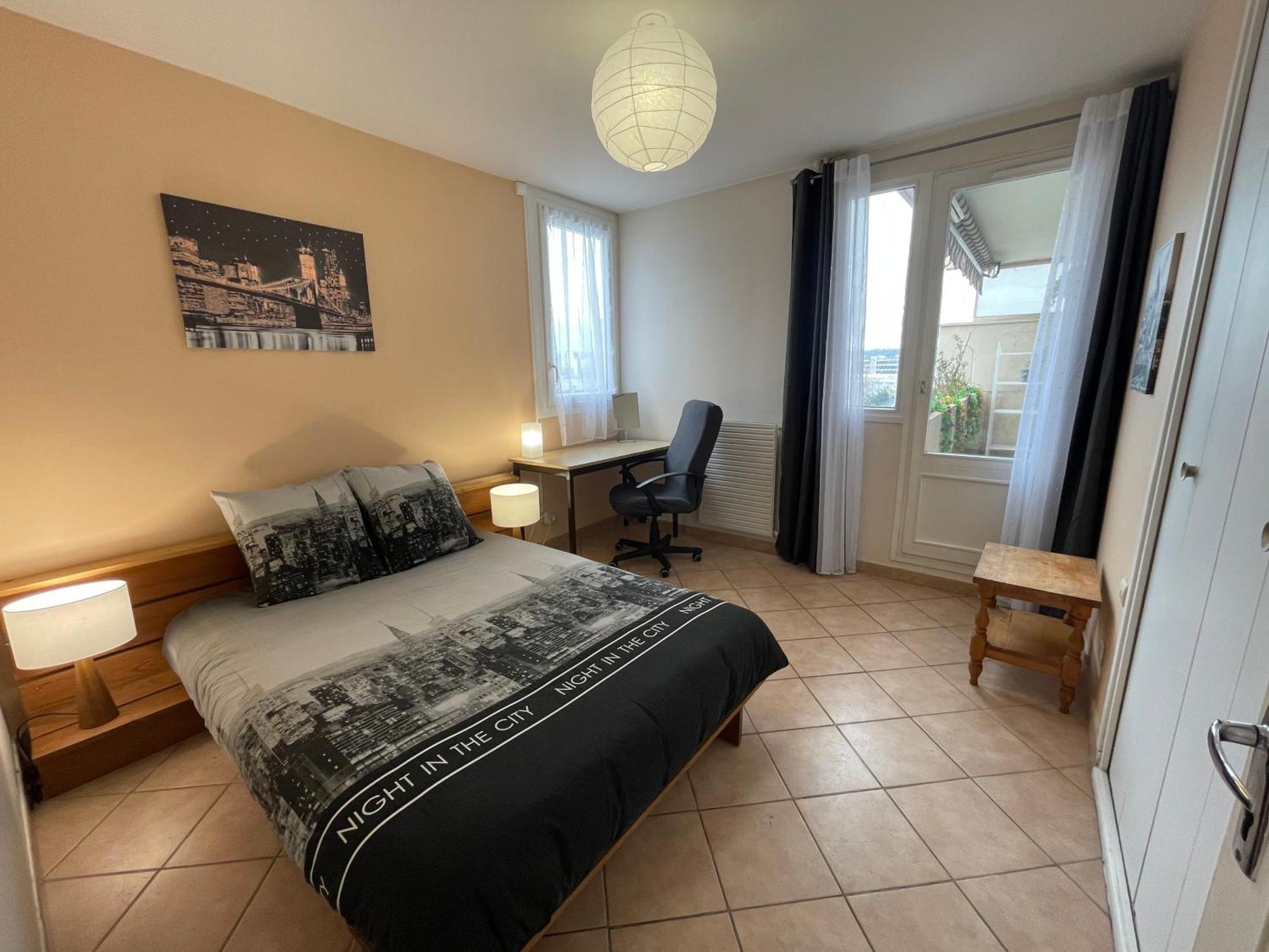Location Chambre privée en colocation dans un appartement vaulx en velin centre Exterior foto