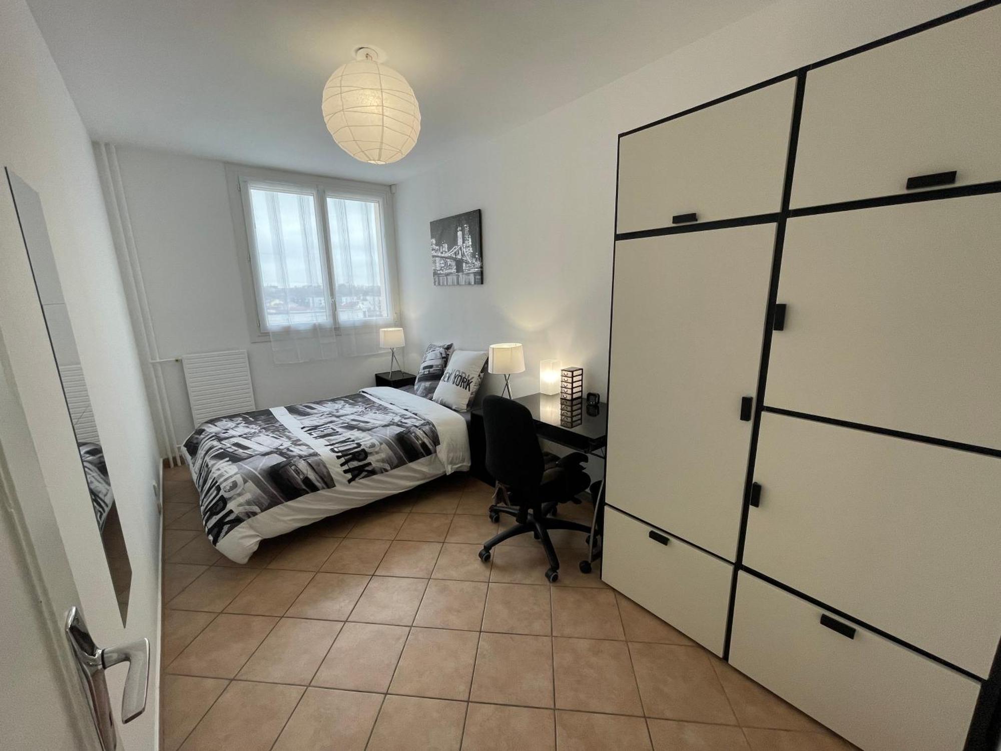 Location Chambre privée en colocation dans un appartement vaulx en velin centre Exterior foto